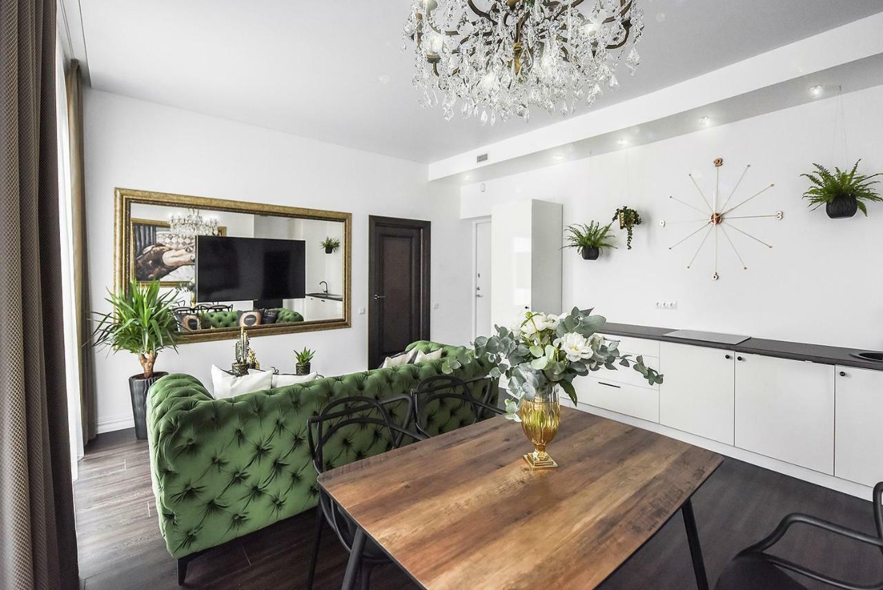 Four Luxury Flats Aparthotel Kaunas Exterior photo